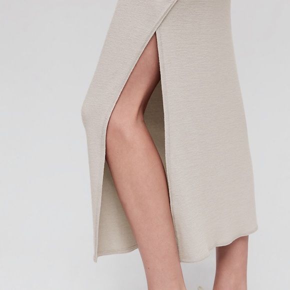 Aritzia Wilfred Free Midi Skirt in dark grey - Picture 4 of 7